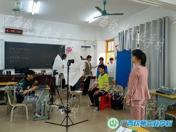 我校2022年新生信息采集工作圆满完成