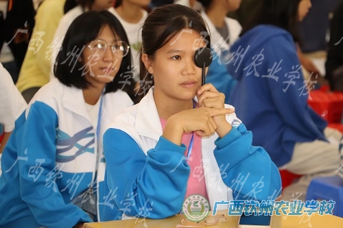 做好视力筛查 呵护心灵之窗 ——我校组织全校学生参加视力筛查工作