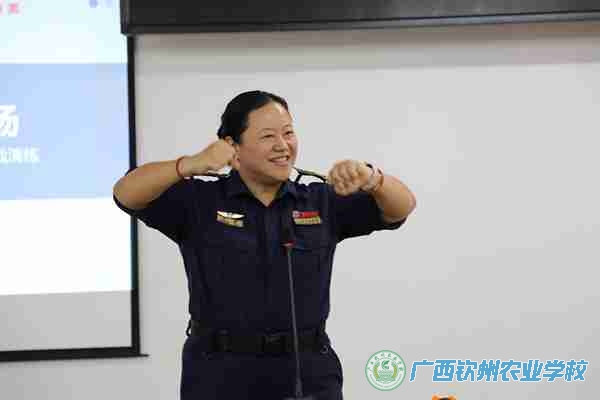 心理专家进校园，心中有光向未来—— 我校开展自治区农业农村厅属院校心理健康送教入校活动