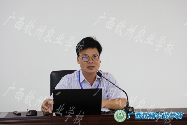 学校举行2022年秋季学期新职工入职仪式