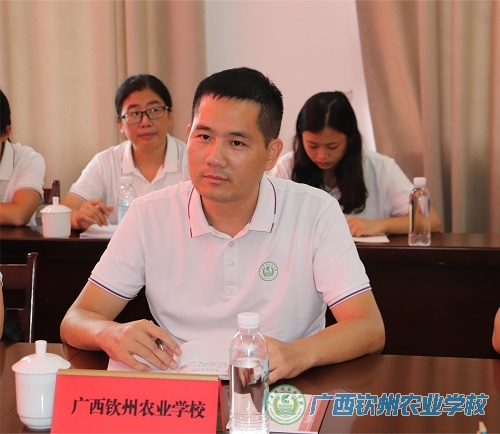 外出学习拓视野 成长提质在行动 ——我校自治区级小荷班主任工作室成员到广西玉林农业学校交流学习