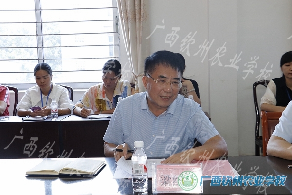 自治区农业农村厅领导率队到我校开展教师节慰问活动