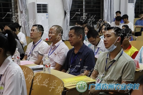 我校成功召开学生会干部换届选举大会